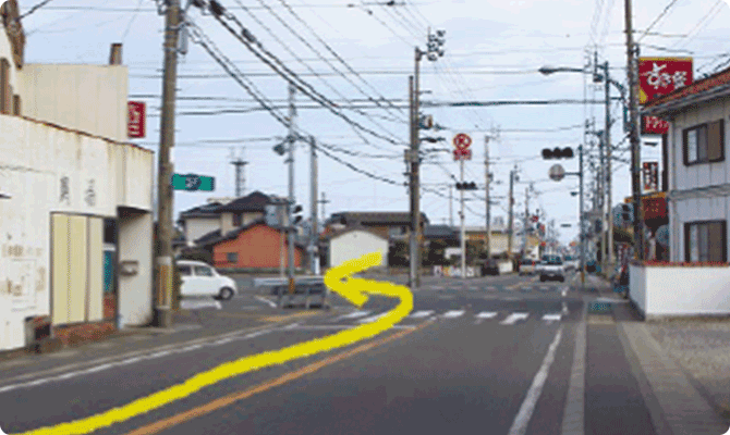 ①富岡西高校門前バス停②すき屋の信号を左折します。